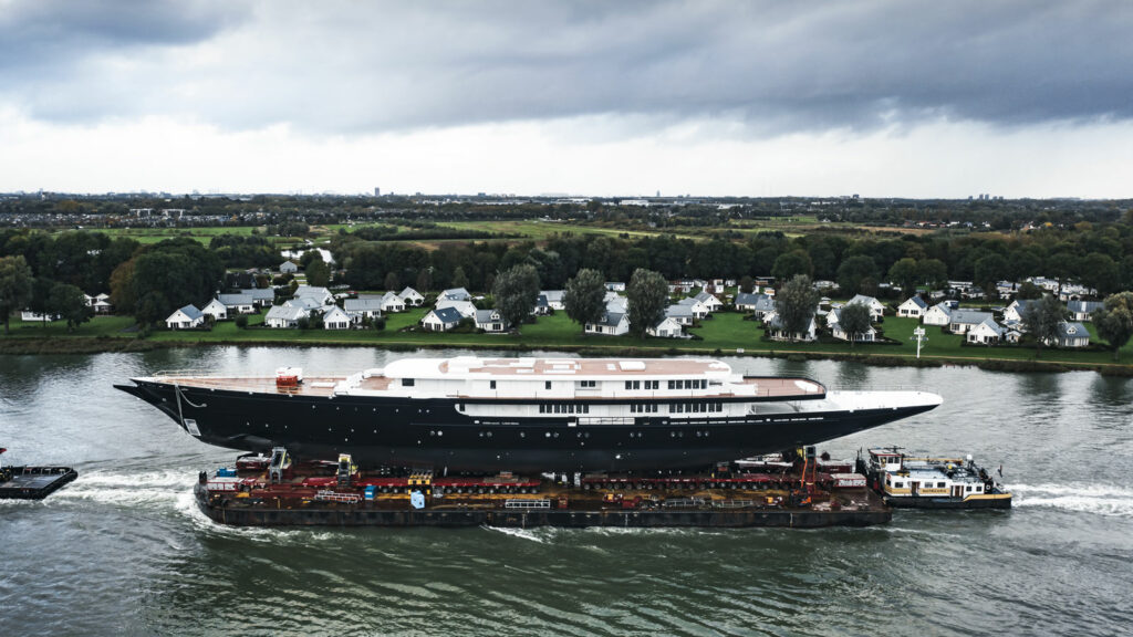 oceancoyacht bezos