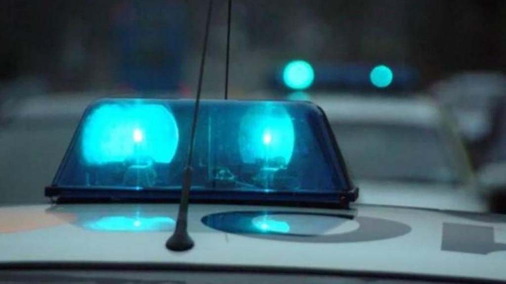 Νέα Ιωνία: Εγκλωβισμένος διαρρήκτης απειλεί αστυνομικούς