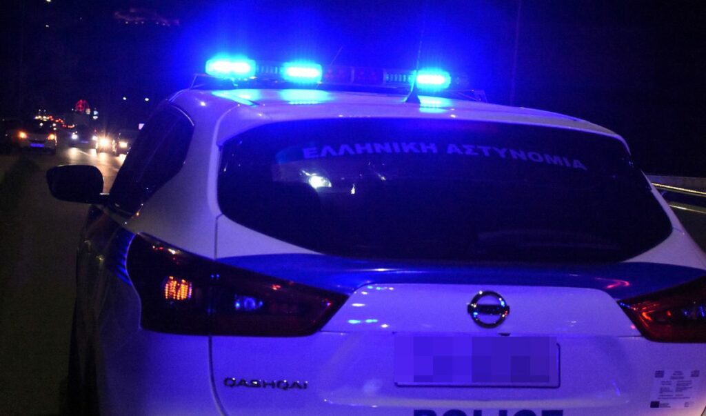 Παλλήνη: Άντρας κρατάει ομήρους συγγενείς του