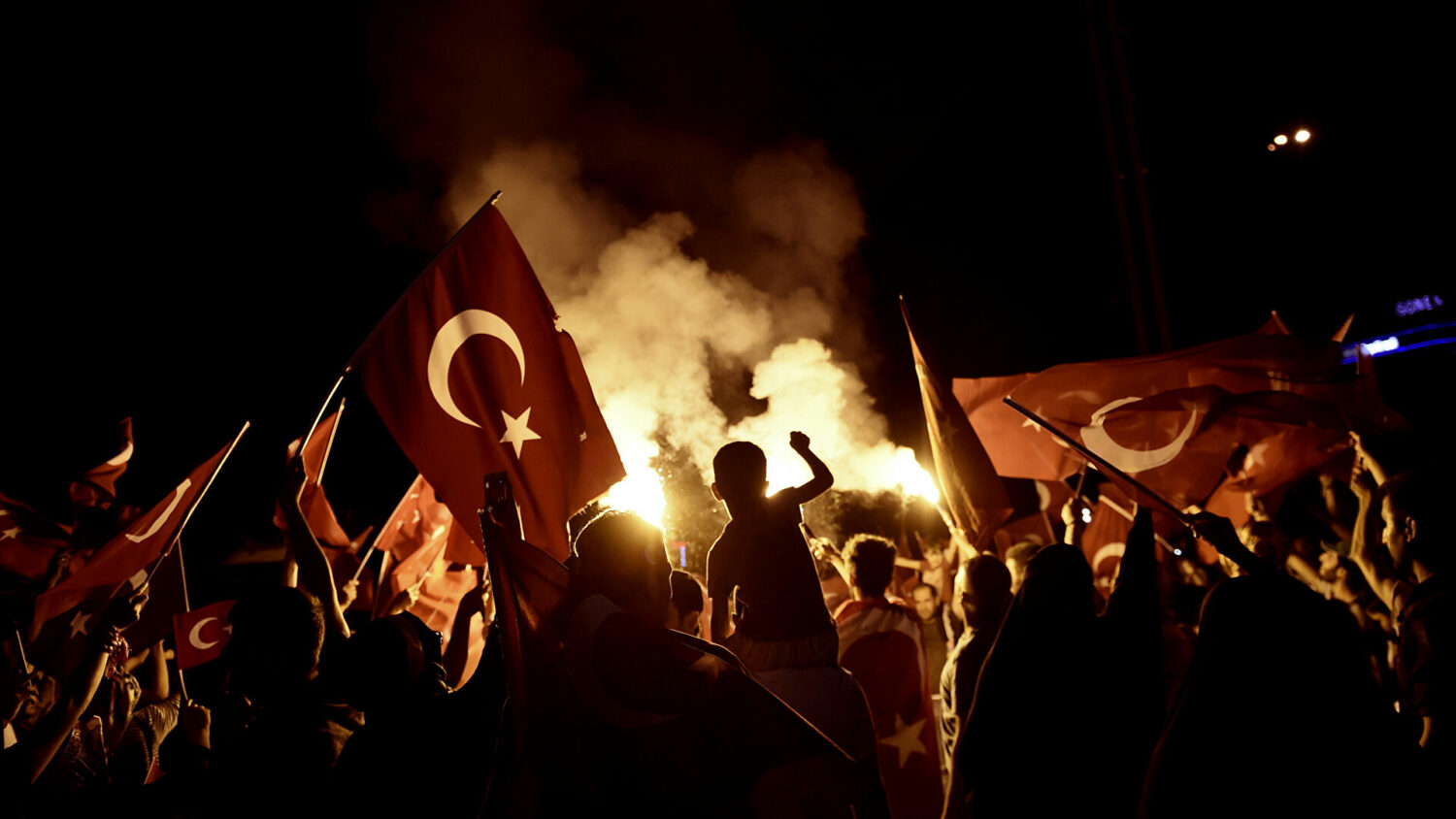 Τουρκία: 24 συλλήψεις υπόπτων για εμπλοκή στο αποτυχημένο πραξικόπημα του 2016