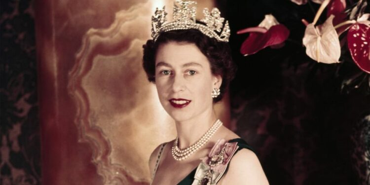 Βασίλισσα Ελισάβετ: 70 χρόνια στον βρετανικό θρόνο
