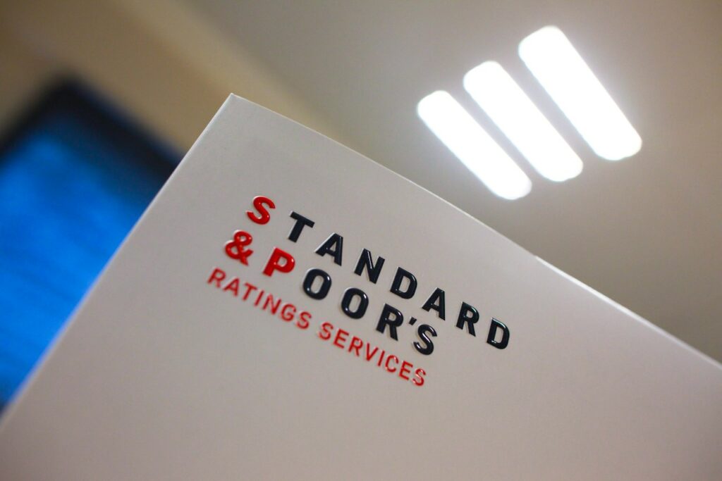 S&P Global: Οι μεταρρυθμίσεις θα φέρουν την αναβάθμιση της Ελλάδας