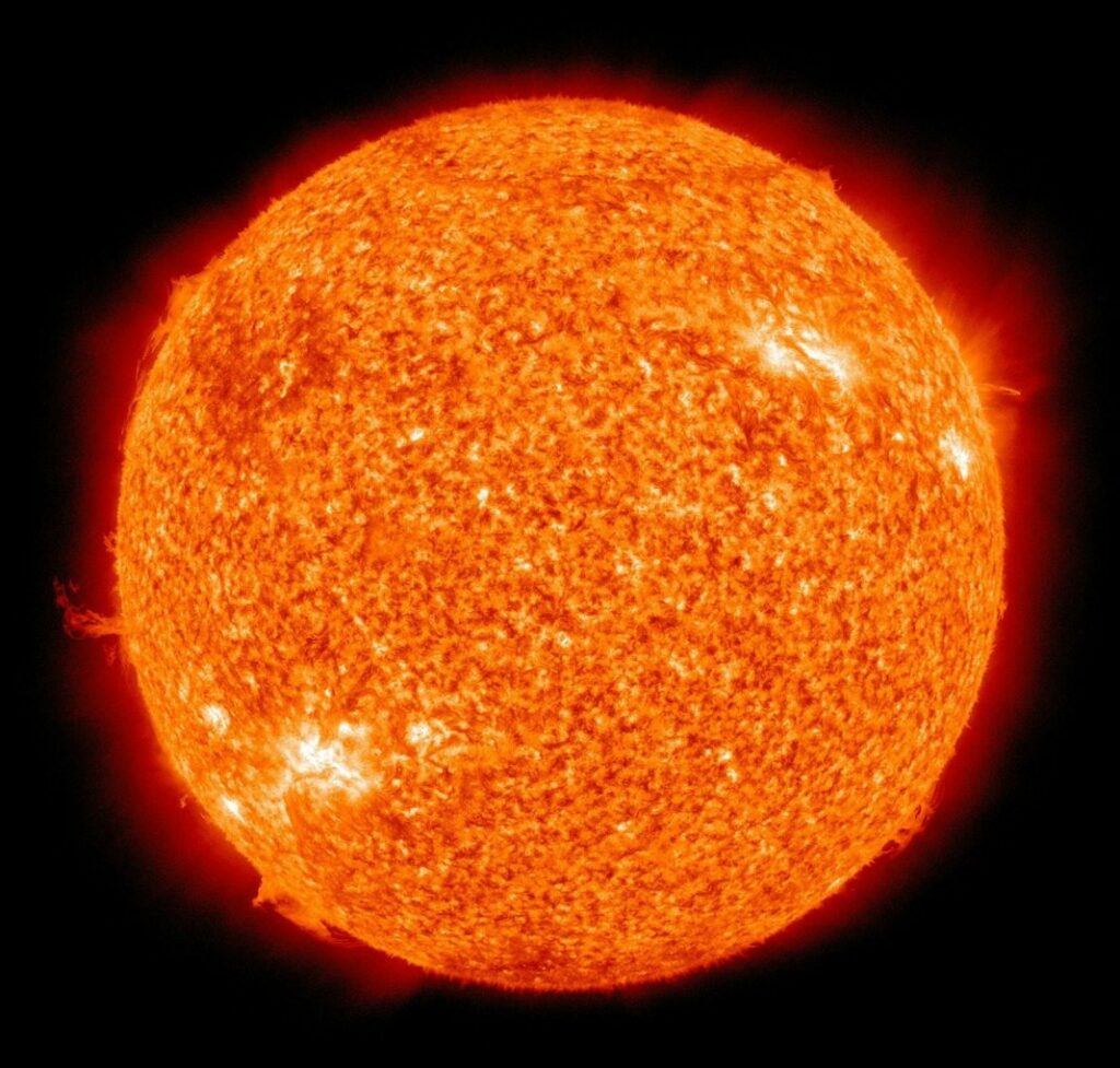NASA: Η ισχυρή ηλιακή έκλαμψη που εκτόξευσε ο Ήλιος θα φτάσει σήμερα στη Γη