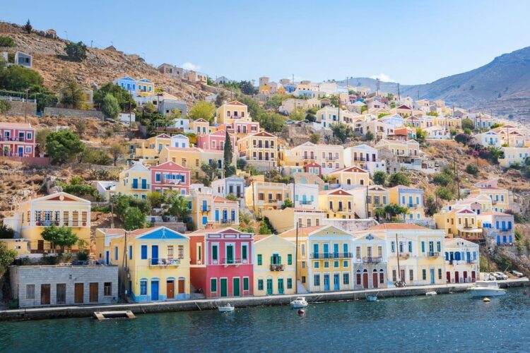 Evening Standard: Είκοσι από τα ωραιότερα ελληνικά νησιά για το καλοκαίρι