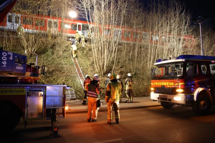 Μόναχο: Σύγκρουση τρένων – Ένας νεκρός, πολλοί τραυματίες