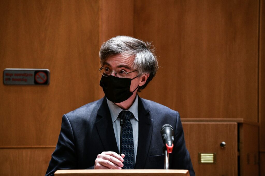 Τσιόδρας: «Ίσως είμαστε στο τέλος αυτού που ονομάζουμε "επείγουσα φάση"»