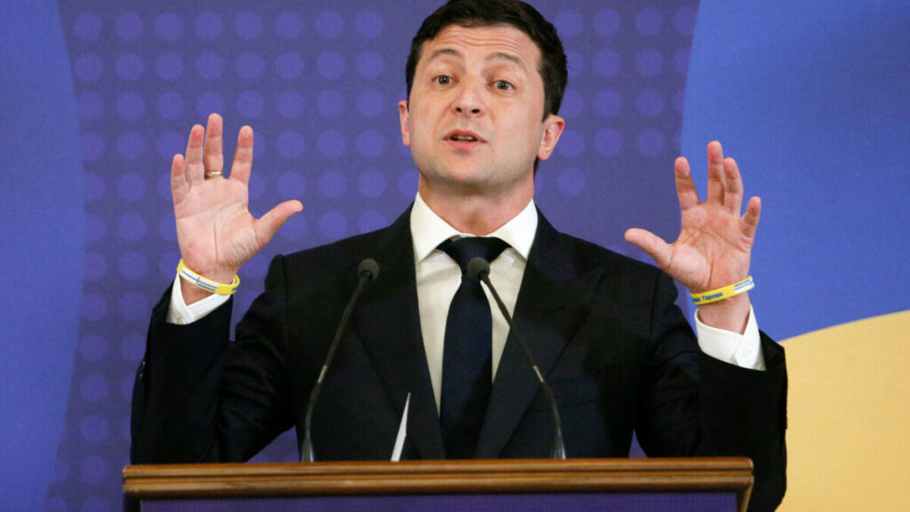 Η Ουκρανία "δεν φοβάται" και "θα αμυνθεί" απέναντι στη Ρωσία, διαβεβαιώνει ο πρόεδρος Ζελένσκι
