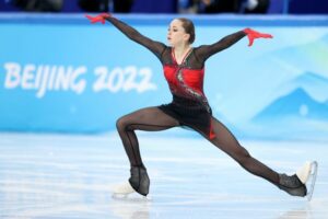Η 15χρονη Kamila Valieva έγραψε ιστορία στους Χειμερινούς Ολυμπιακούς με τετραπλό άλμα