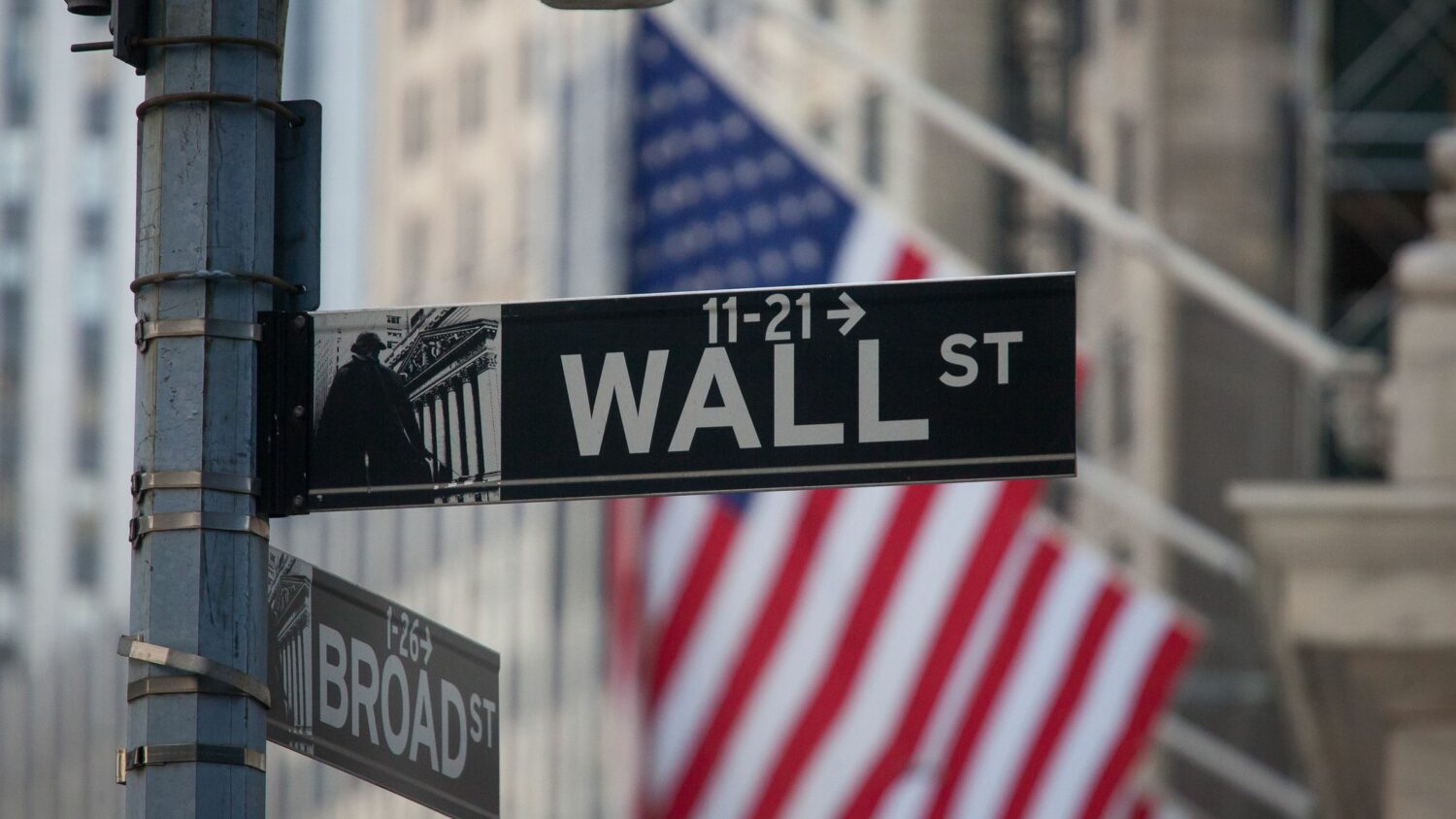 Sell-Off στη Wall Street: Βουτιά για τον Dow Jones – O χειρότερος μήνας από το 2008 για τον Nasdaq
