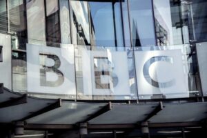 BBC: Ανακοίνωσε την επαναλειτουργία των αγγλόφωνων υπηρεσιών του στη Ρωσία
