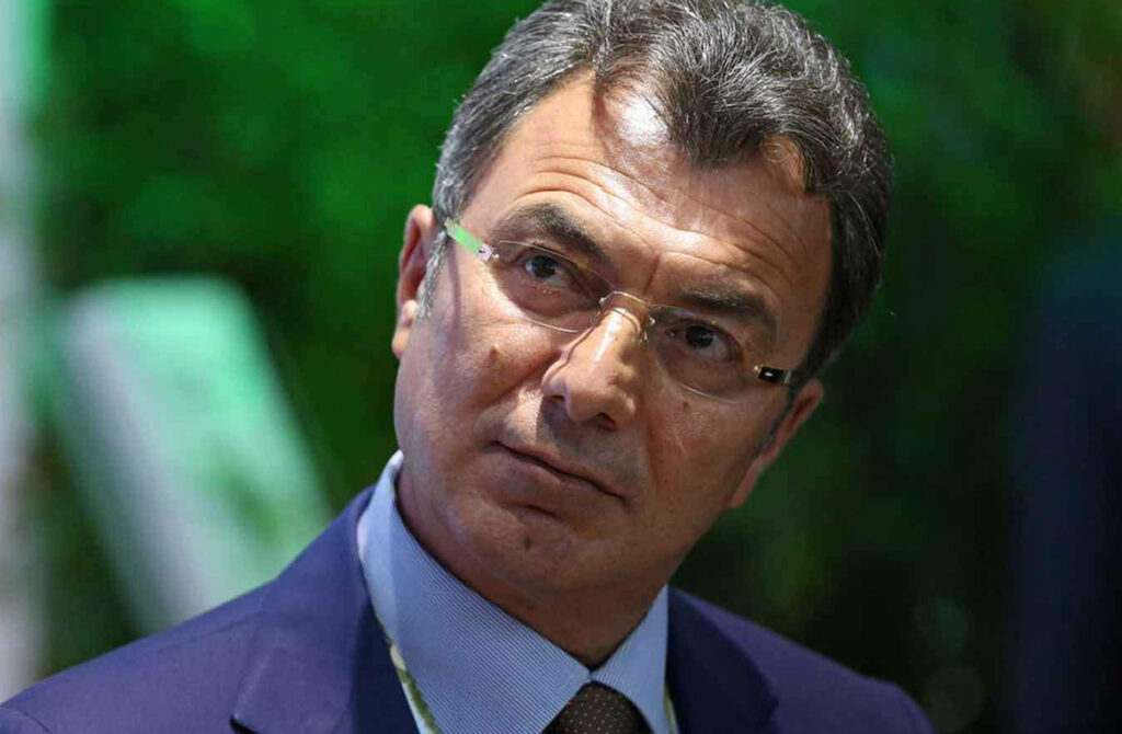 Όλα κι όλα δύο τηλεφωνήματα σε Ριμπολόβλεφ και Καλτσίδη…