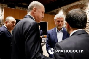 Παρών ο Αμπράμοβιτς στις διαπραγματεύσεις Ρωσίας - Ουκρανίας