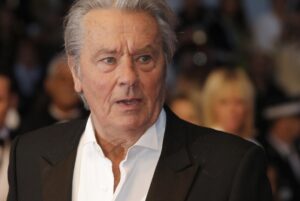 Αλέν Ντελόν: Θα διάλεγα να φύγω με ευθανασία