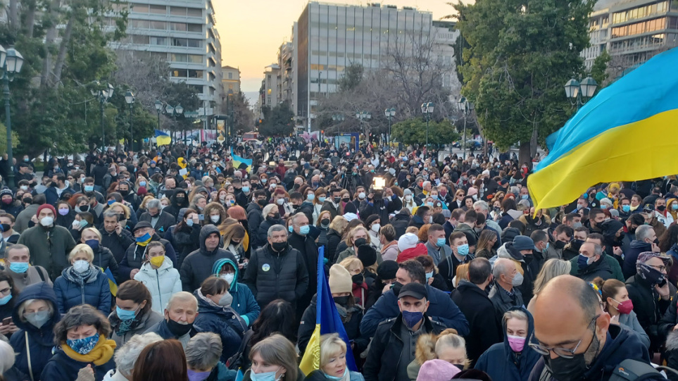Σύνταγμα: Μεγάλη συγκέντρωση κατά της ρωσικής εισβολής