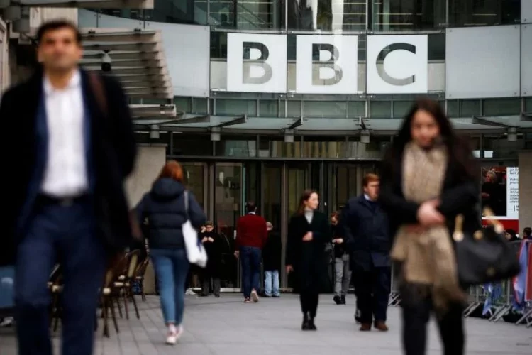 Κλείνει το BBC στη Ρωσία - Αποσύρει τους δημοσιογράφους του από τη χώρα