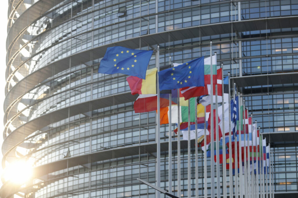EU.