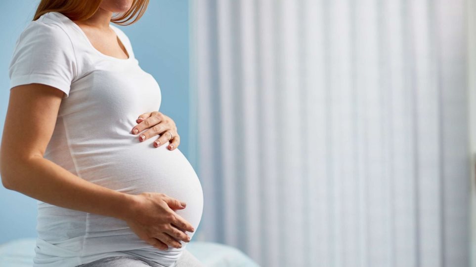 Έρευνα: Μειώνεται ο πληθυσμός γυναικών σε αναπαραγωγική ηλικία στην Ελλάδα