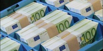 Καταθέσεις: Άλμα 8,6 δισ. ευρώ τον Ιούνιο, αύξηση και στα νέα δάνεια προς επιχειρήσεις