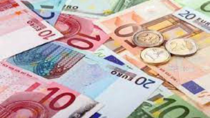 Κομισιόν: Στήριξη ελληνικών επιχειρήσεων λόγω πανδημίας