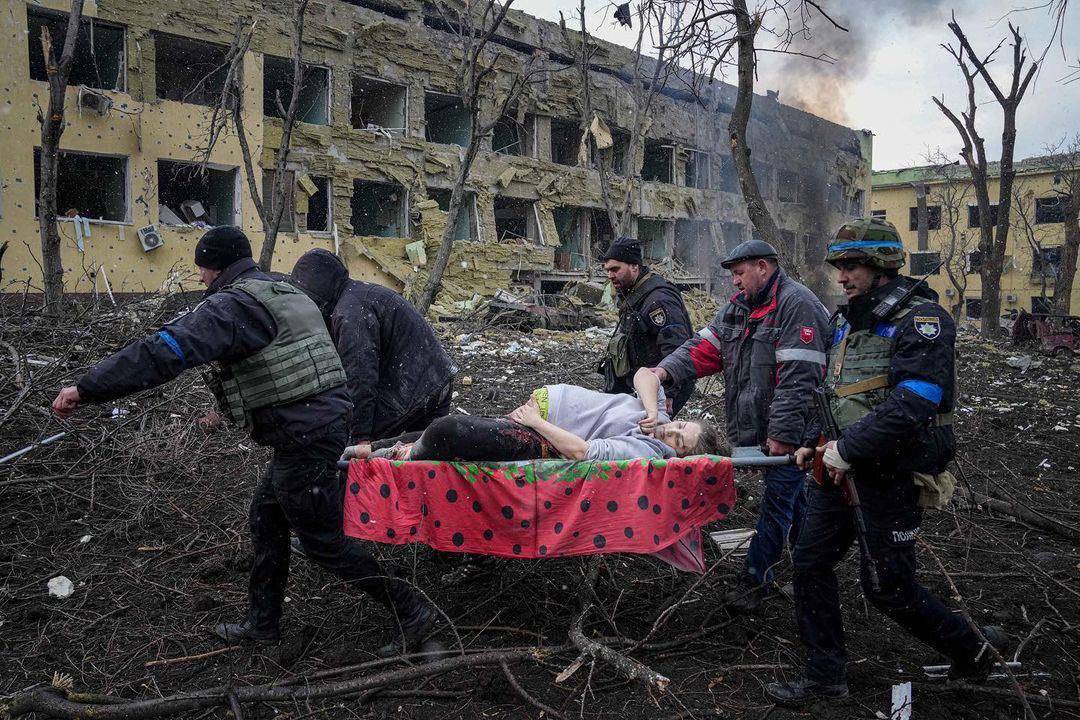 Πόλεμος στην Ουκρανία: Παγκόσμιος αποτροπιασμός για τον βομβαρδισμό σε μαιευτήριο στη Μαριούπολη