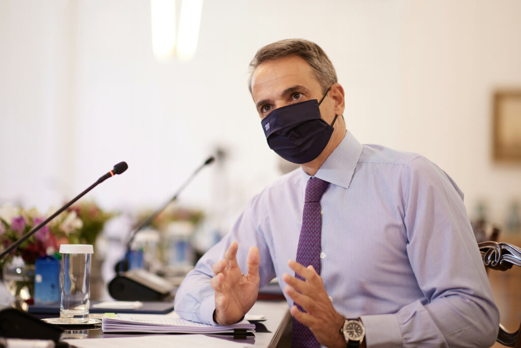 Μητσοτάκης στο υπουργικό: Μέτρα 4 δισ. ευρώ για τον εισαγόμενο πληθωρισμό