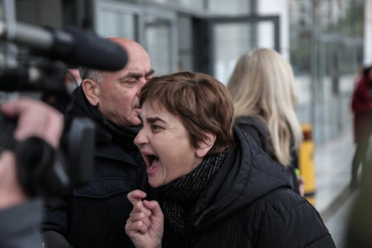 Νέα διακοπή στην δίκη της Ελένης Τοπαλούδη - Ξέσπασε η μητέρα της: «Θέλει το σύστημα να μας εξουθενώσει»