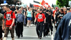Γερμανία: Ακροδεξιοί και αρνητές της πανδημίας στηρίζουν τη ρωσική επίθεση στην Ουκρανία