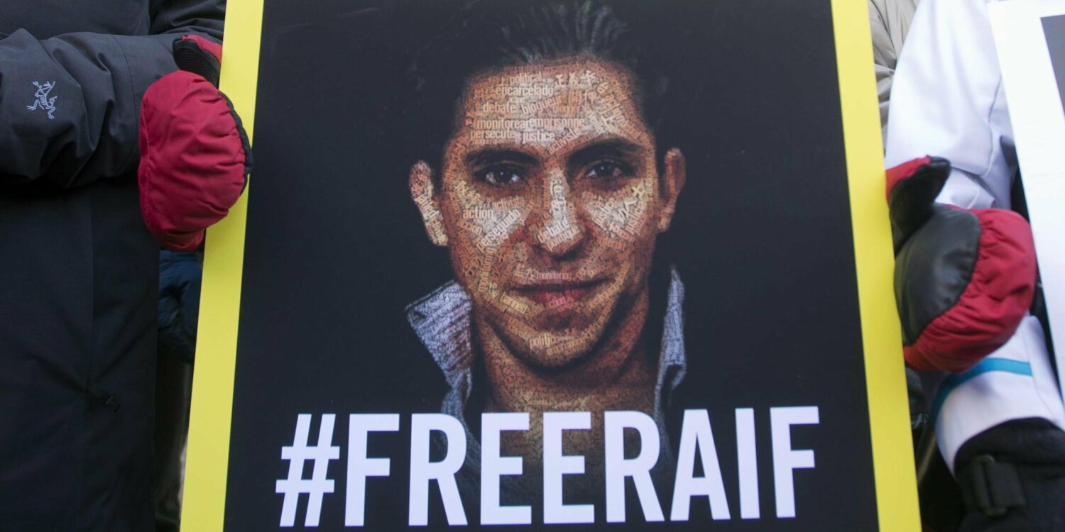 Σαουδική Αραβία: Αποφυλακίστηκε ο μπλόγκερ Ραΐφ Μπαντάουι, αφού εξέτισε ποινή 10 ετών