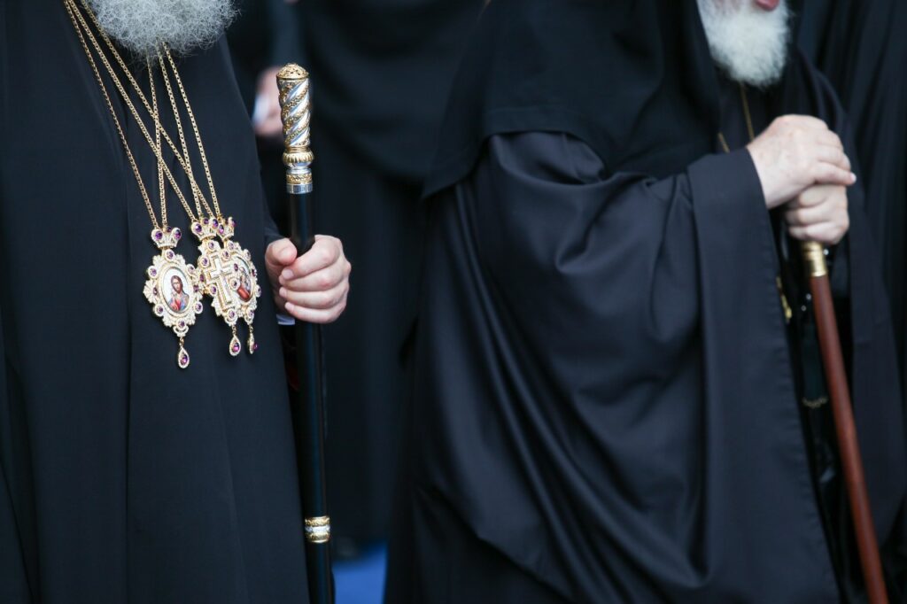 Συνελήφθη ο παπάς που είχε εξαφανιστεί για υπεξαίρεση 3,8 εκατ. ευρώ από το Δημόσιο