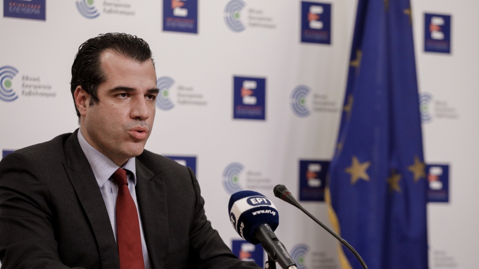 Πλεύρης: Εκτός συμβάσεων όσοι δεν πληρούν κριτήρια