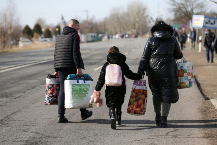 Ουκρανία: Συγκλονίζουν οι μαρτυρίες προσφύγων που έφτασαν στην Ελλάδα
