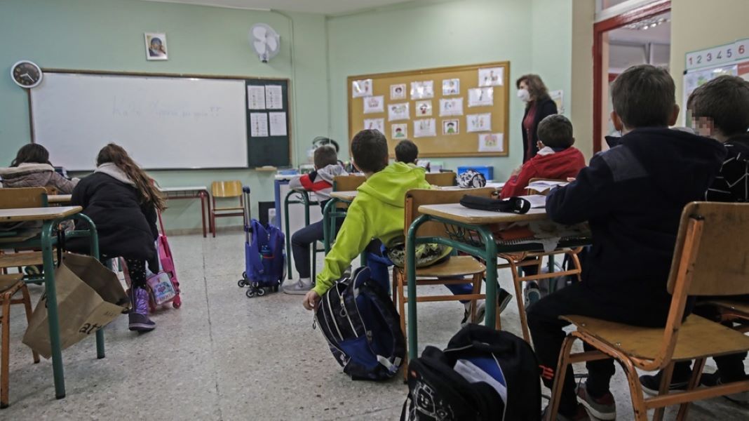 Κορωνοϊός: Σκέψεις της επιτροπής των ειδικών για μείωση των self test στα σχολεία