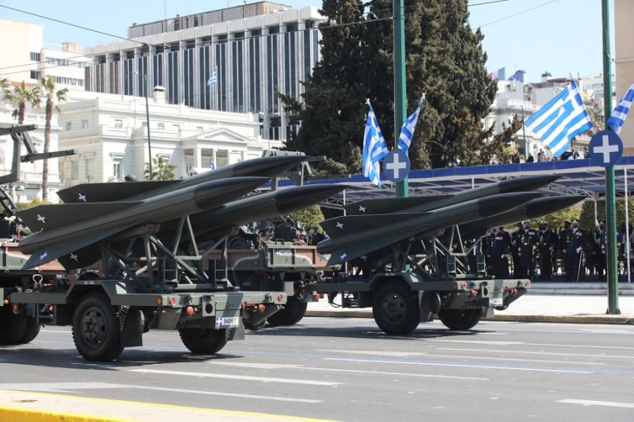 Σε εξέλιξη η στρατιωτική παρέλαση για την 25η Μαρτίου - Με Rafale για πρώτη φορά - Δείτε live