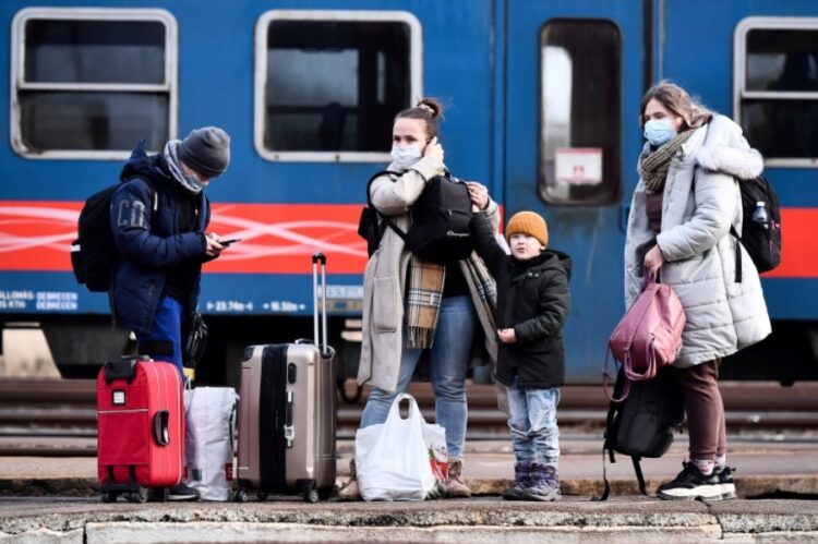 Θεοδωρικάκος: Θα διευκολύνουμε τους Ουκρανούς πρόσφυγες να μπουν στη χώρα