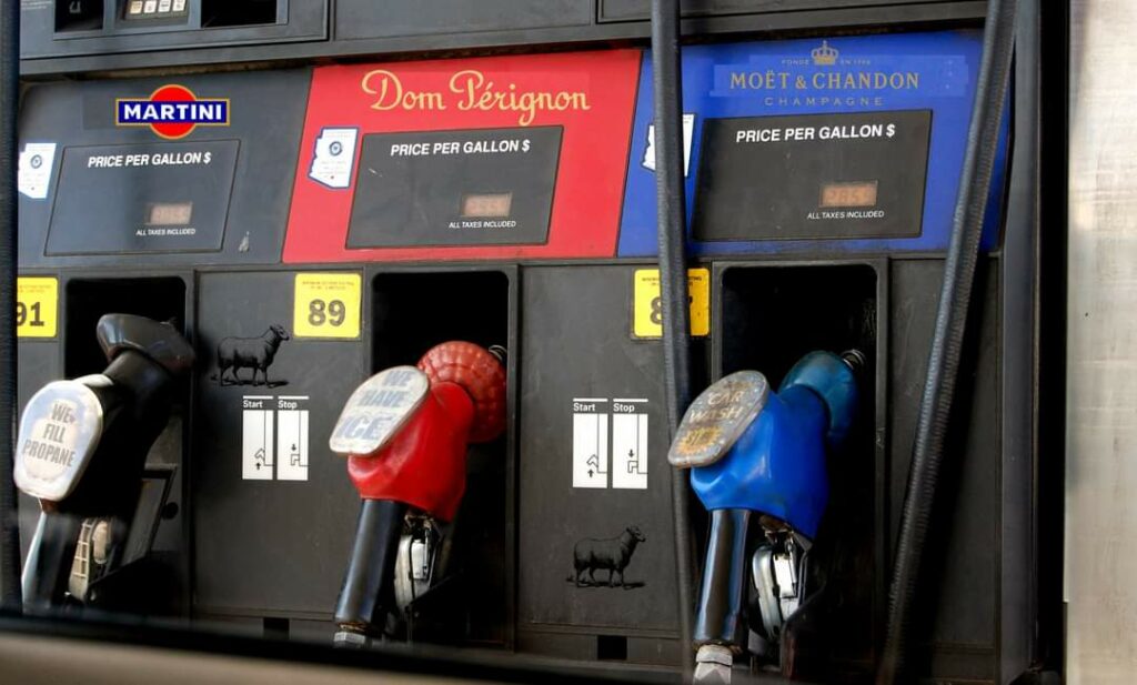 fuelGR: Η εφαρμογή που βρίσκει τα πρατήρια με την πιο φθηνή βενζίνη