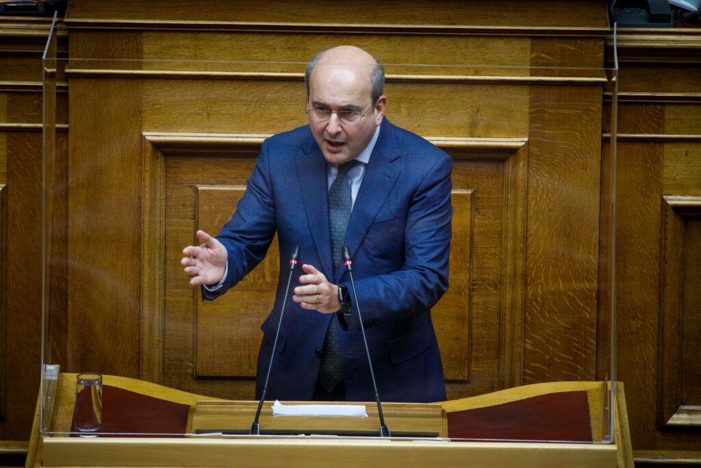 Χατζηδάκης: Τι κάναμε για τις τράπεζες – Σε 5 χρόνια 54 δισ. παραπάνω καταθέσεις