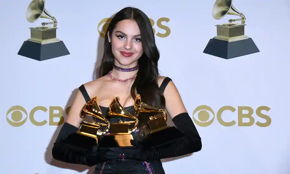 Grammys 2022: Αυτοί είναι οι μεγάλοι νικητές των μουσικών βραβείων