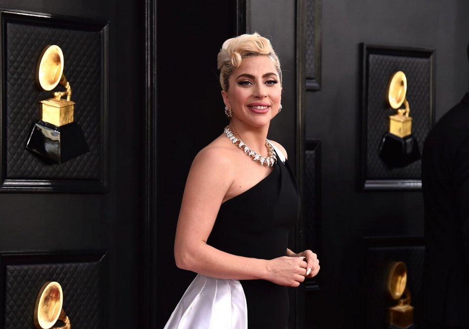 Grammys 2022: Οι πιο καλοντυμένες της μουσικής βραδιάς