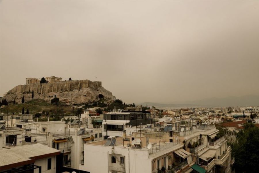 Ο καιρός σήμερα - «Καλυμμένη» από αφρικανική σκόνη όλη την ημέρα η Αθήνα