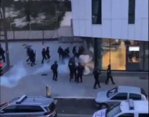 Μασσαλία: Οπαδοί του ΠΑΟΚ και της Παρτιζάν συγκρούστηκαν με οπαδούς της Μαρσέιγ και της ΑΕΚ (βίντεο)