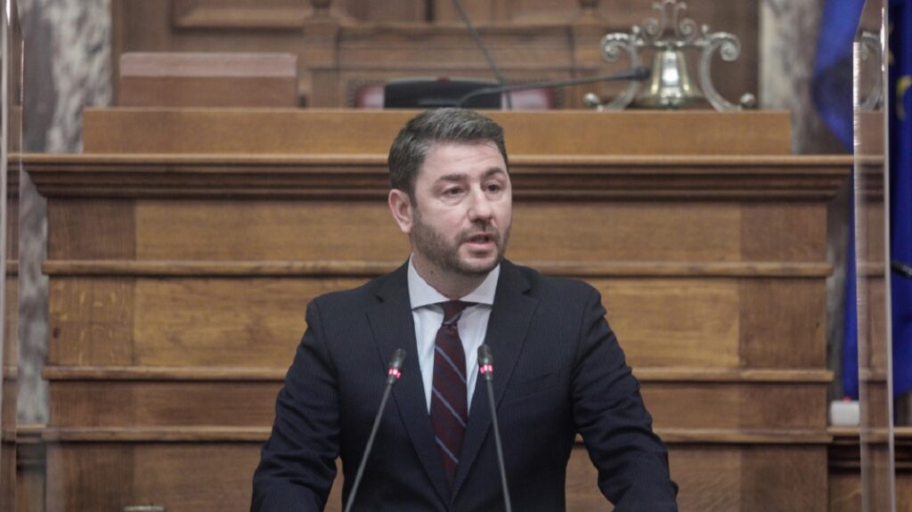 Ανδρουλάκης: Η κυβέρνηση έχει ξεμείνει από «καύσιμα» για τη στήριξη κοινωνίας και οικονομίας