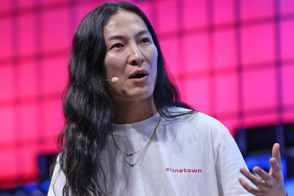 Ο Alexander Wang ανακοινώνει την επιστροφή του στην πασαρέλα