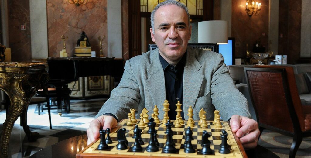 Γκάρι Κασπάροφ: Η Λεπέν είναι όπλο του Πούτιν κατά της Ευρώπης