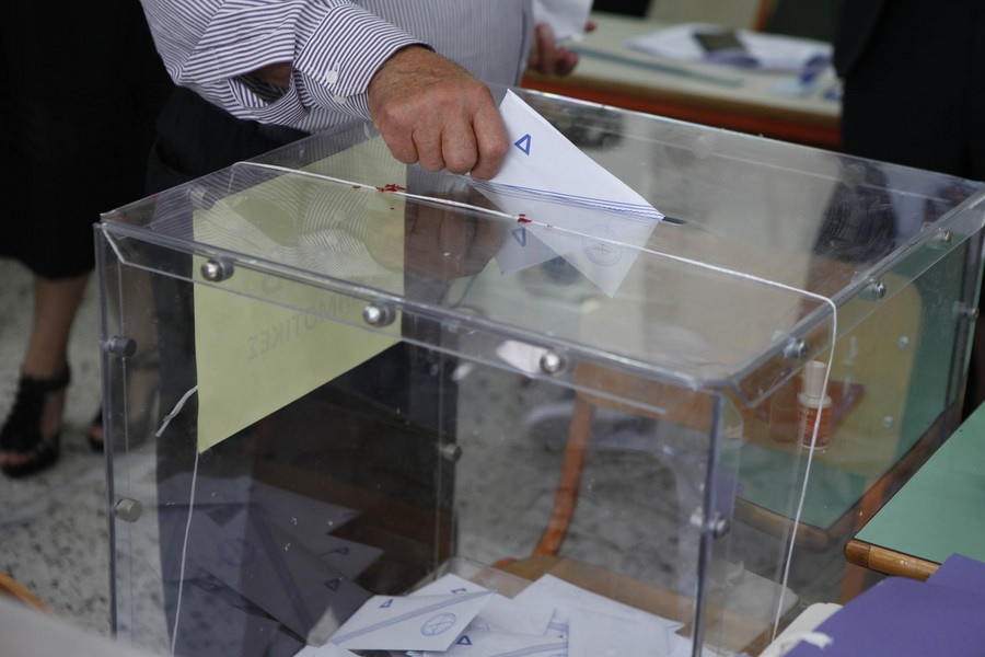 Δημοσκόπηση Prorata: Κλείνει η «ψαλίδα» ΝΔ με ΣΥΡΙΖΑ