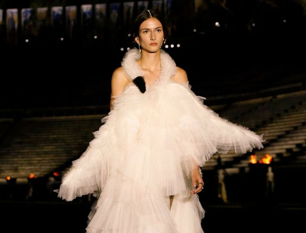 Οίκος Dior: Ταξιδεύει την Cruise 2023 συλλογή του στη Σεβίλλη