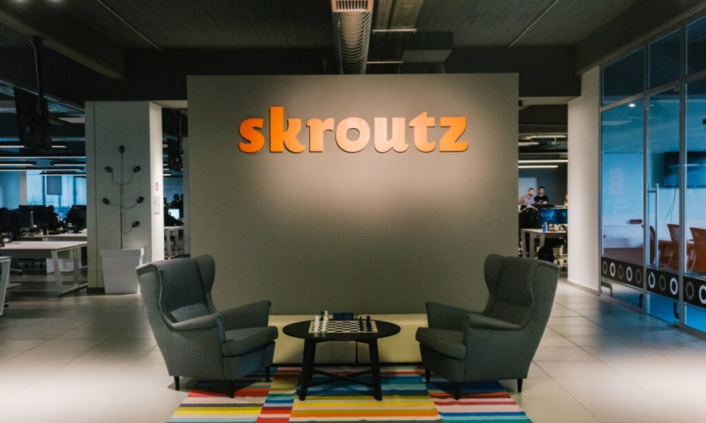 Skroutz: Πως κινήθηκαν οι εορταστικές online αγορές εφέτος