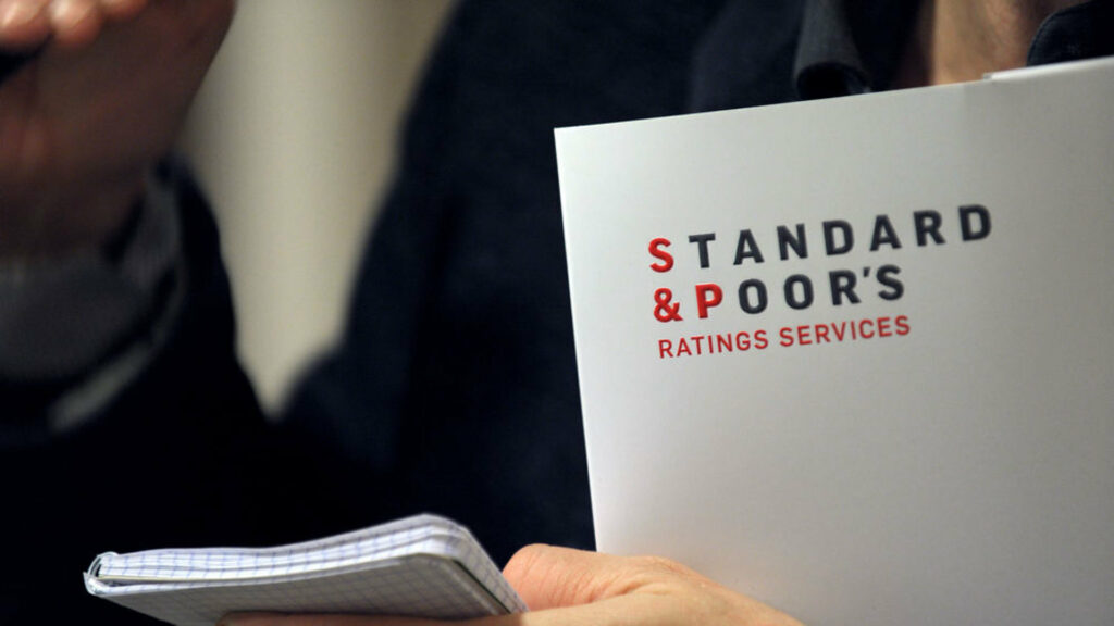 S&P: Επιβεβαιώνεται σε BB+ η Ελλάδα, σταθερό παραμένει το outlook - Ανάπτυξη 1,7% το 2023
