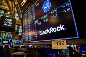 Άνοδο στα χρηματιστήρια βλέπει η BlackRock