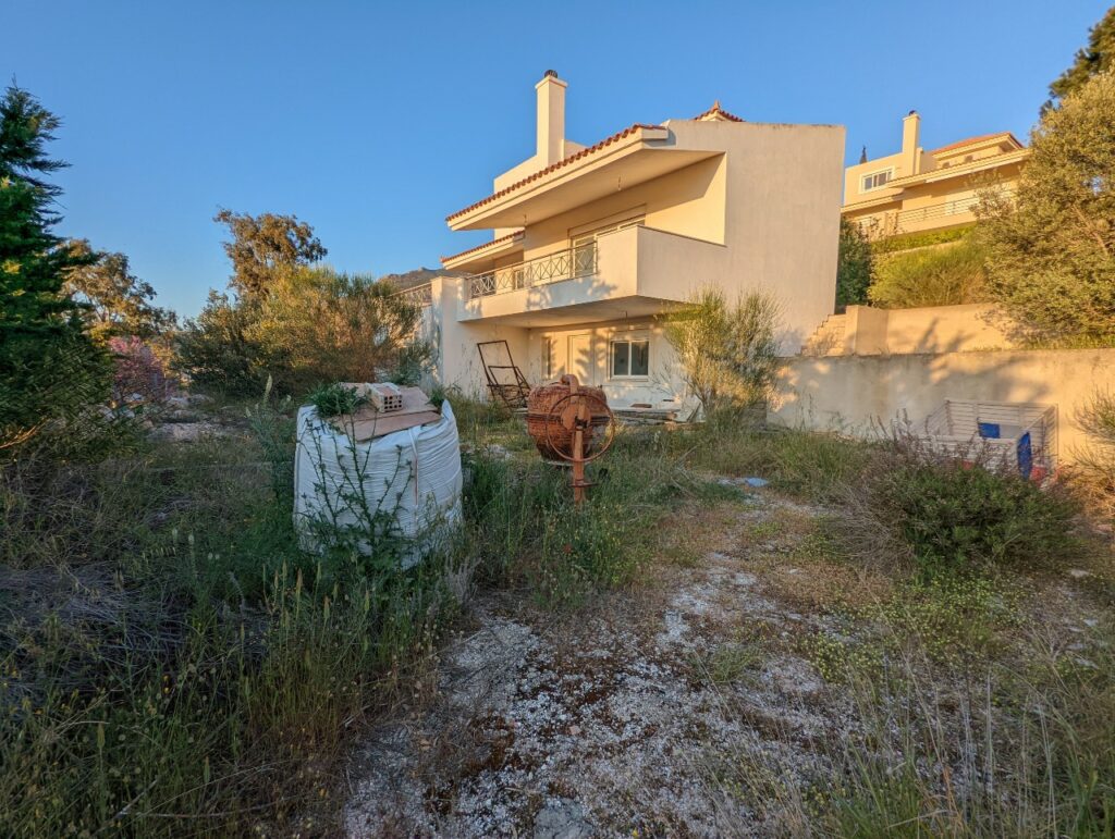 220421085606_kloukinas villa 2