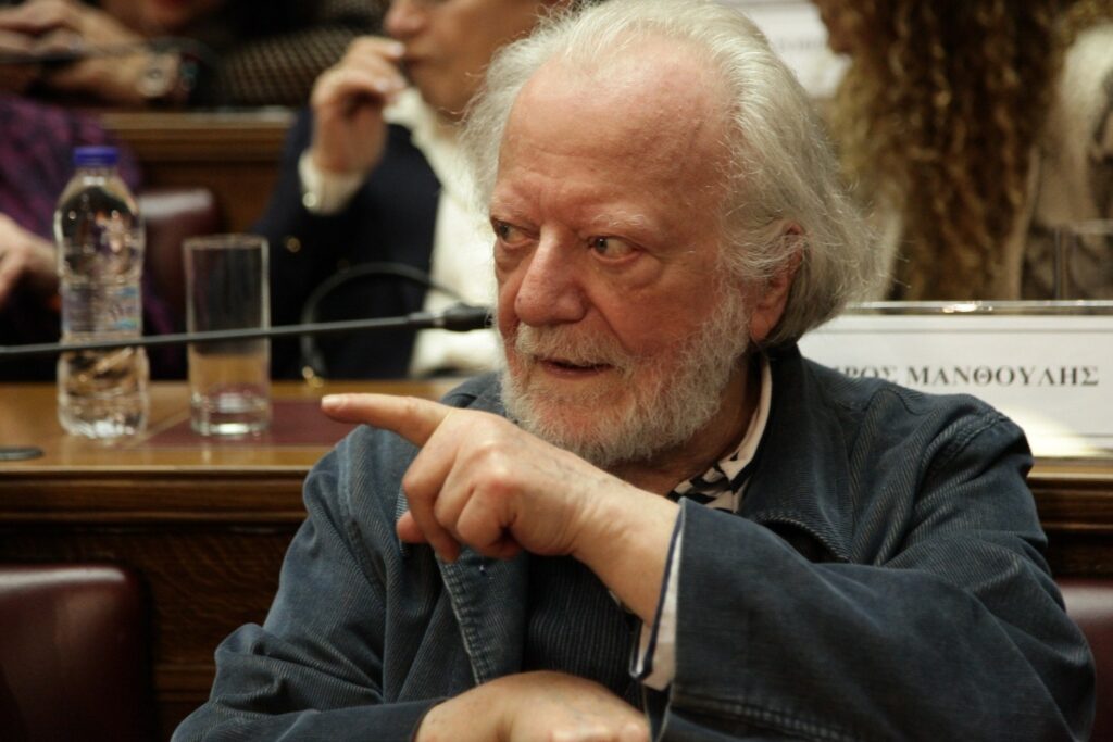 Έφυγε απο τη ζωή ο σπουδαίος ποιητής Ροβήρος Μανθούλης